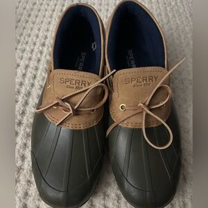 Sperry Women's Tan and Dark Green Winter shoes